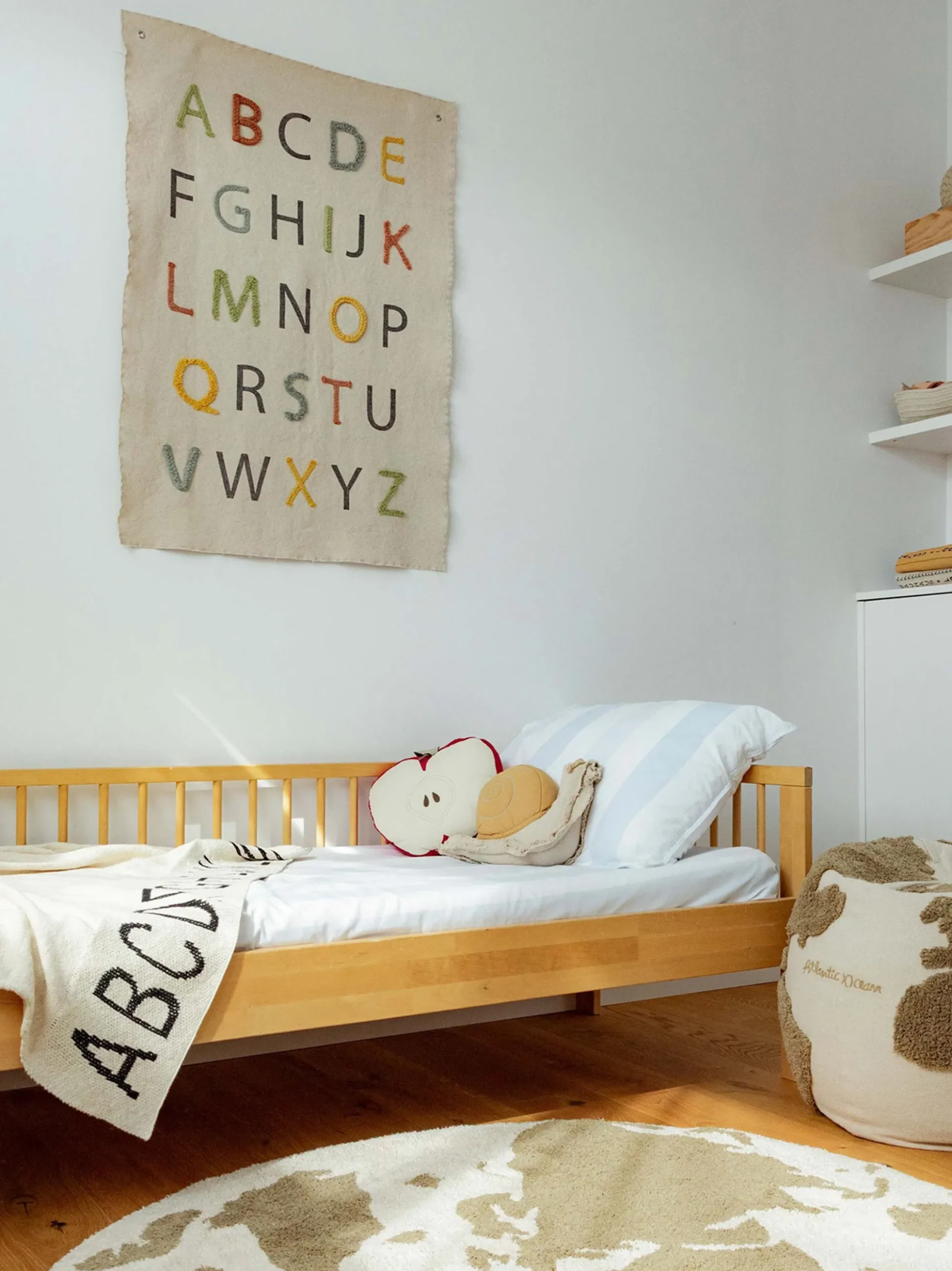 Appendiabiti per bambini fatto a mano Back To School