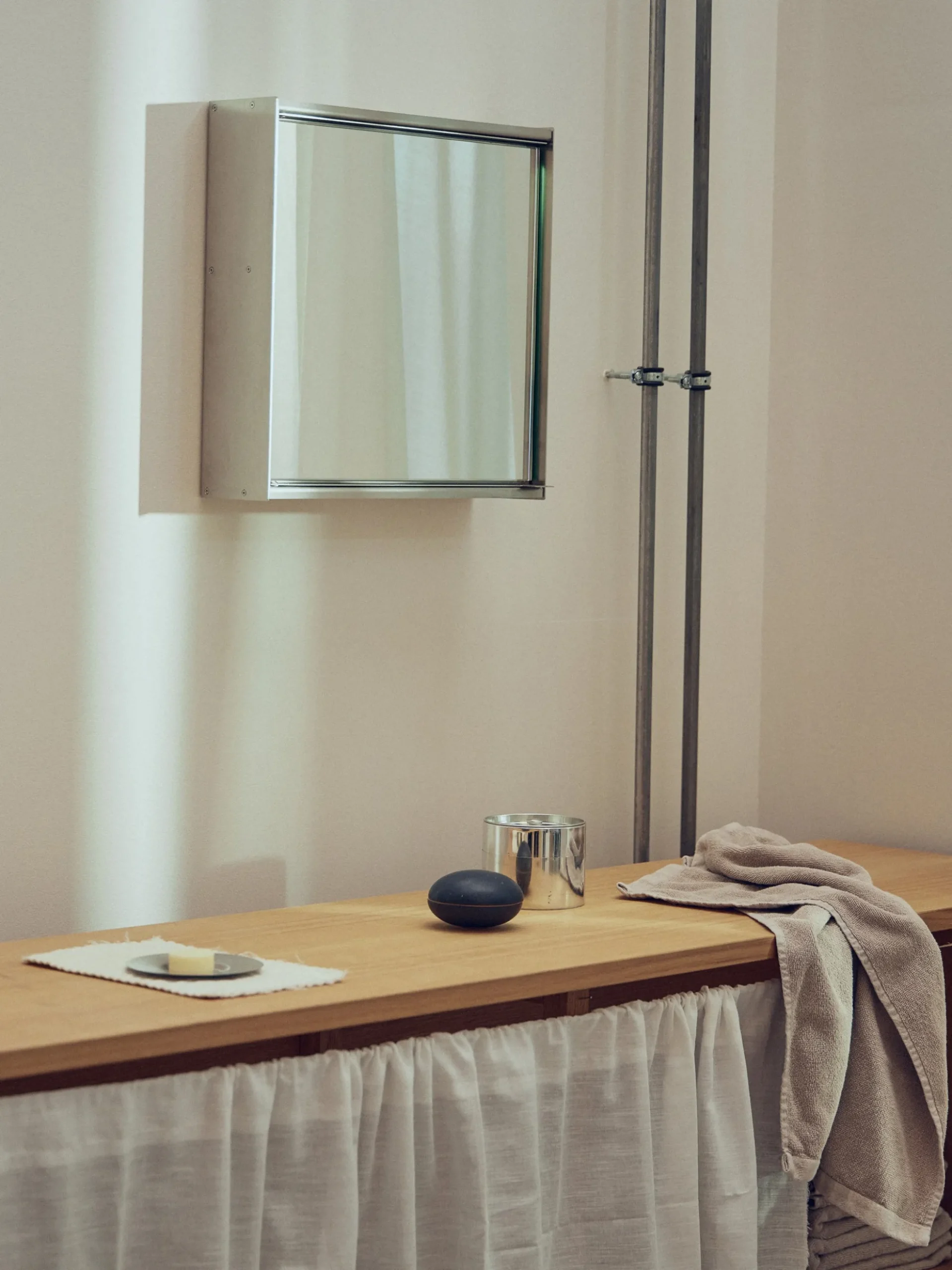 Armadietto a specchio da bagno in acciaio inox Taper