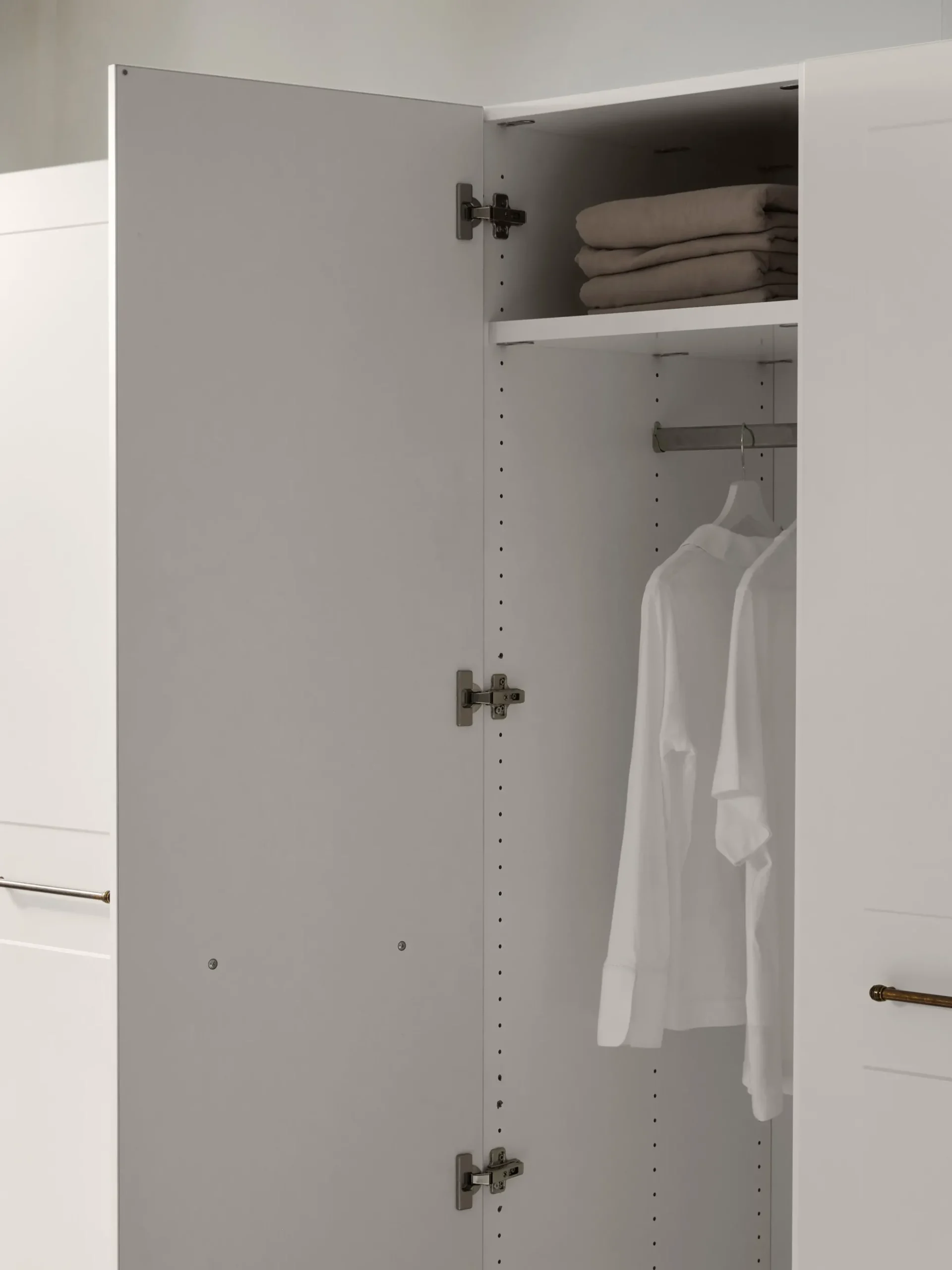 Armadio componibile con ante battenti Charlotte, Larg. 250 cm, in diverse varianti