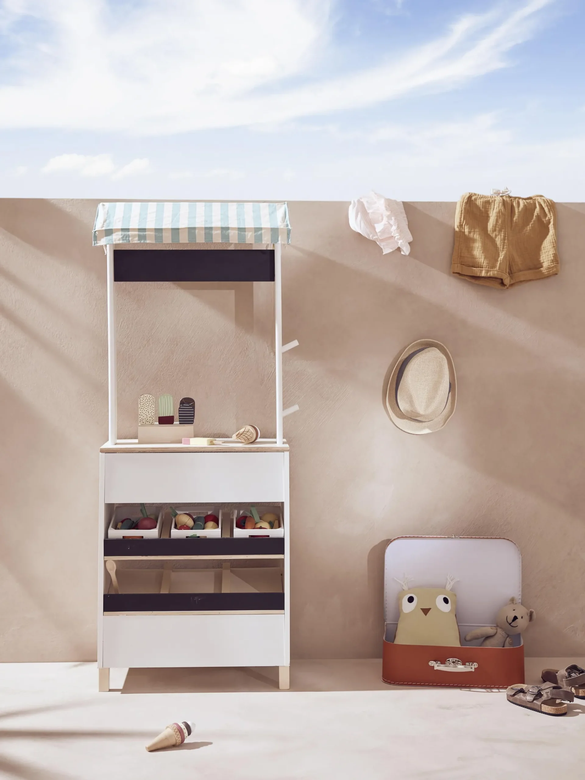Bancarella del mercato per bambini Kids' Hub