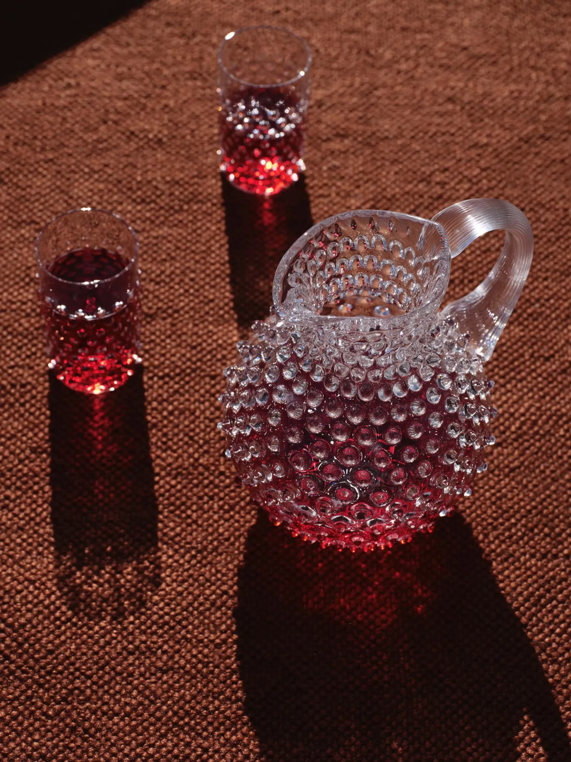 Brocca in vetro soffiato Hobnail 2 L