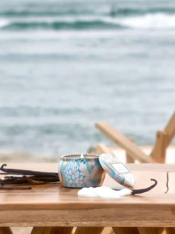 Candela profumata fatta a mano California Summers (sale marino, vaniglia calda, legno di teak)