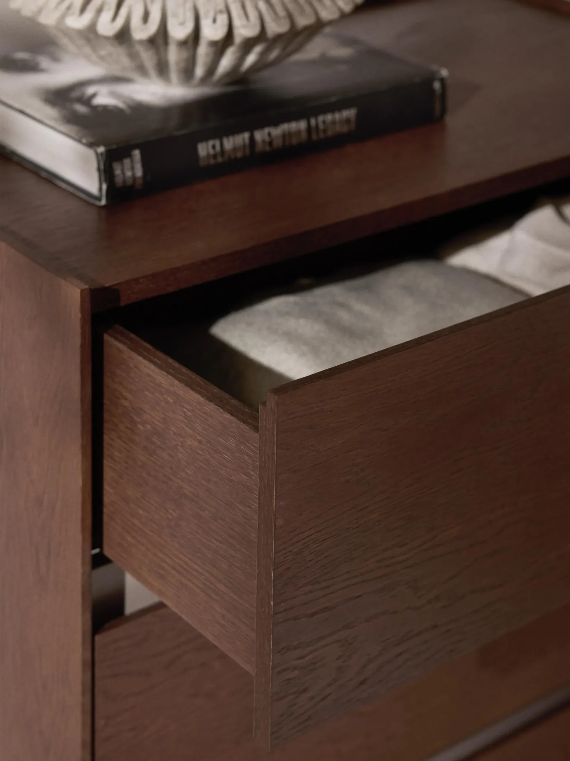 Cassettiera in legno Larsen