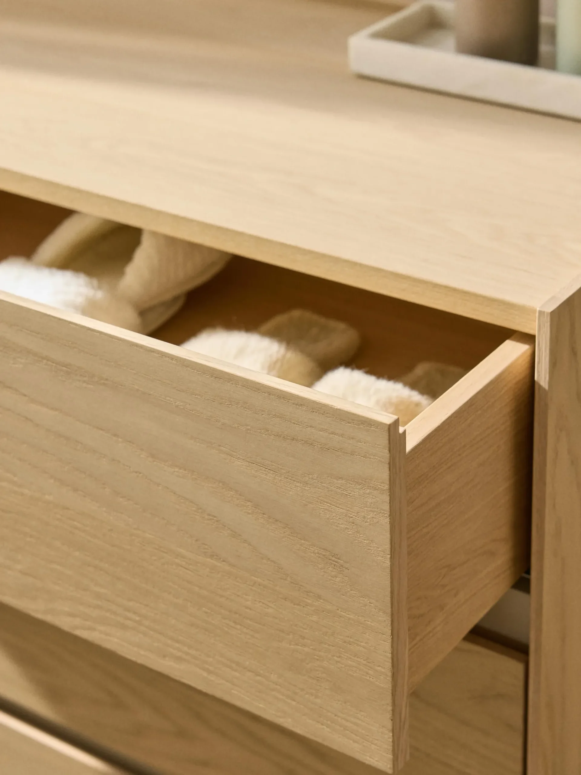 Cassettiera in legno Larsen