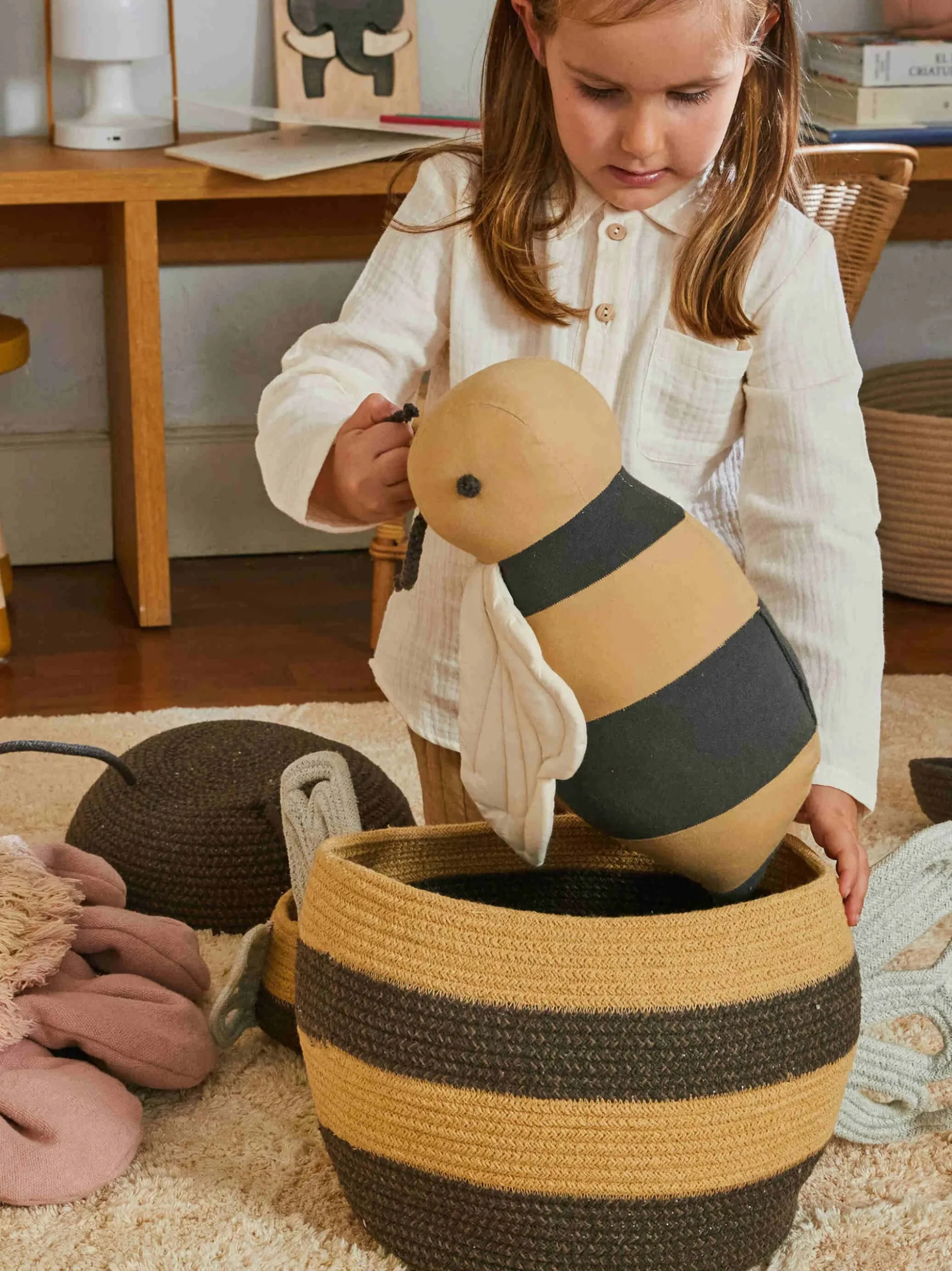 Cesto portaoggetti per bambini fatto a mano Mama Bee