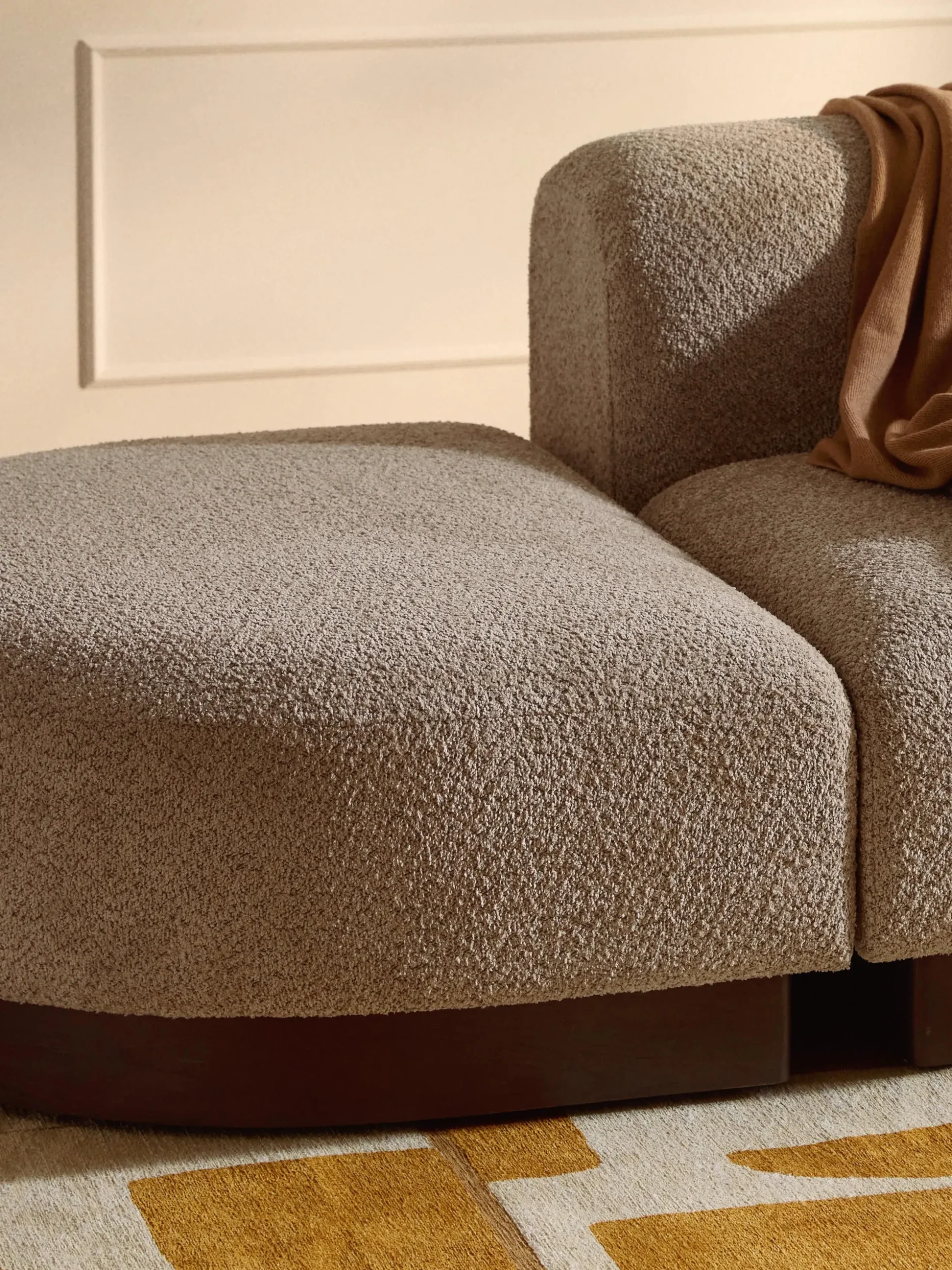 Chaise lounge componibile in teddy bouclé con poggiapiedi (sinistra/destra) Natalie