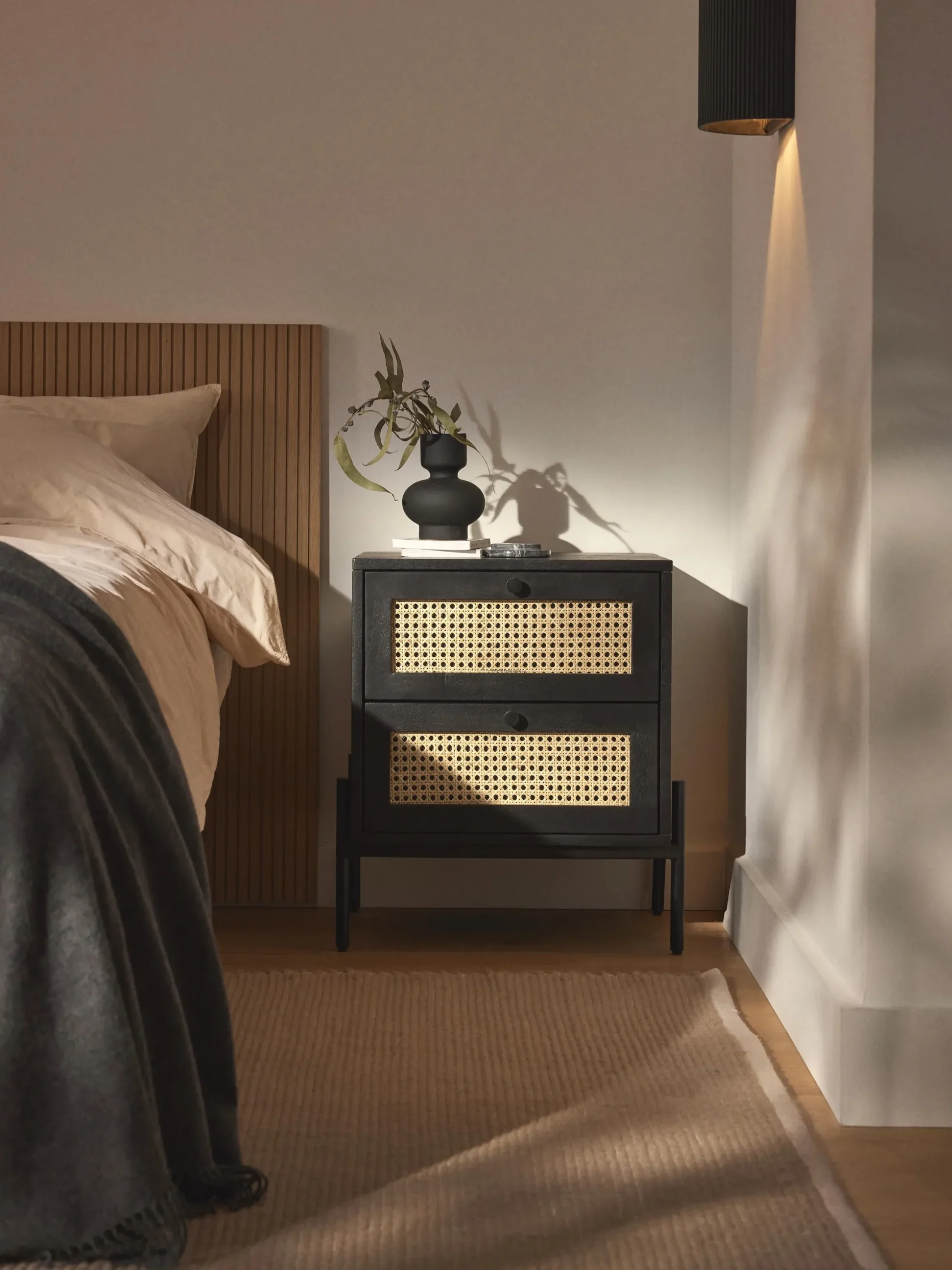 Comodino con cassetti Vienna