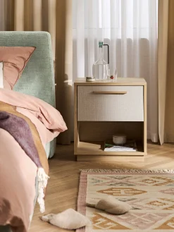 Comodino in legno con frontale imbottito Wisp