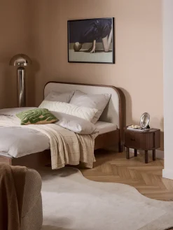 Comodino con frontale rigato Calary