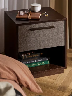 Comodino in legno con frontale imbottito Wisp