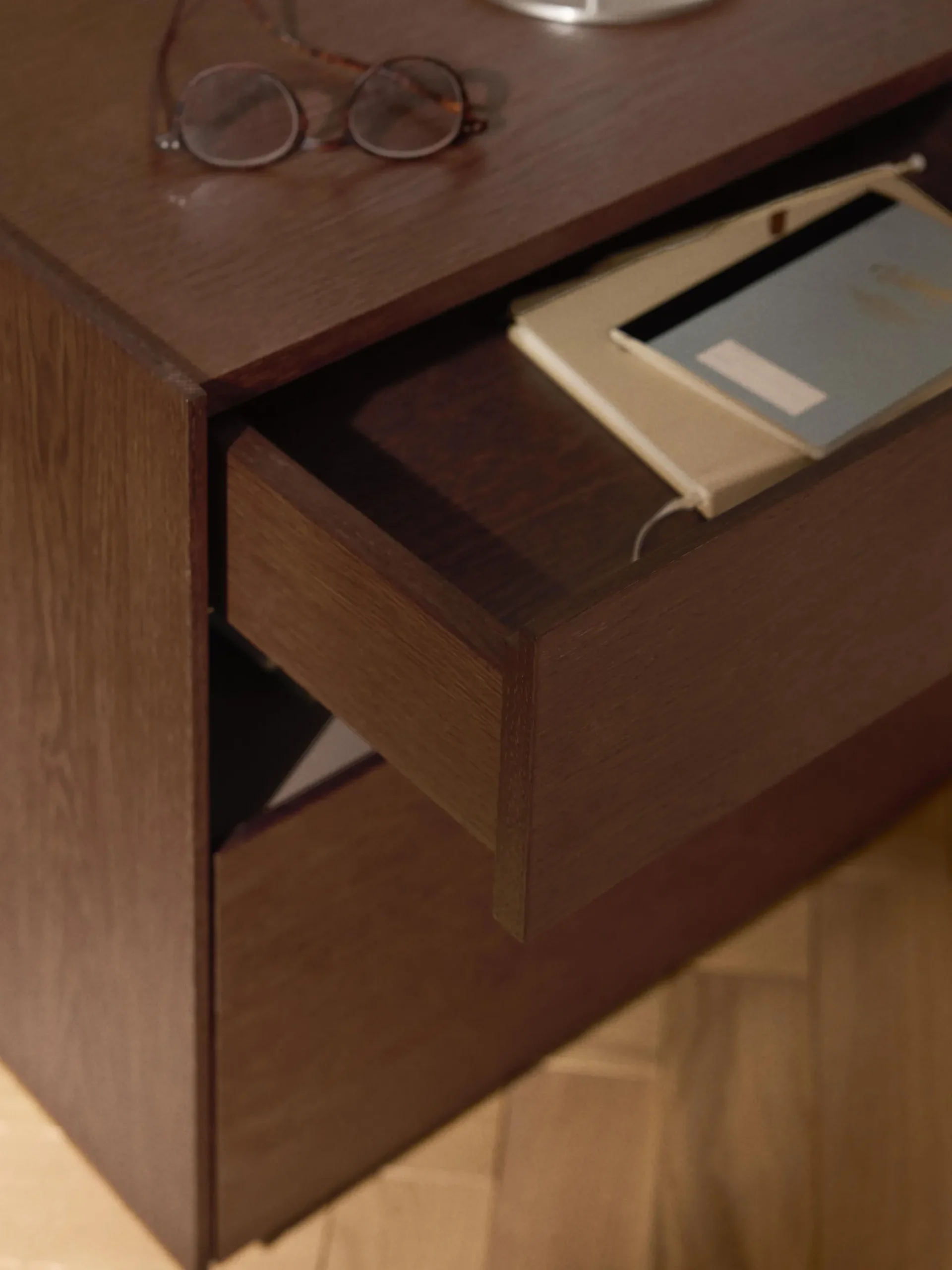 Comodino in legno Larsen