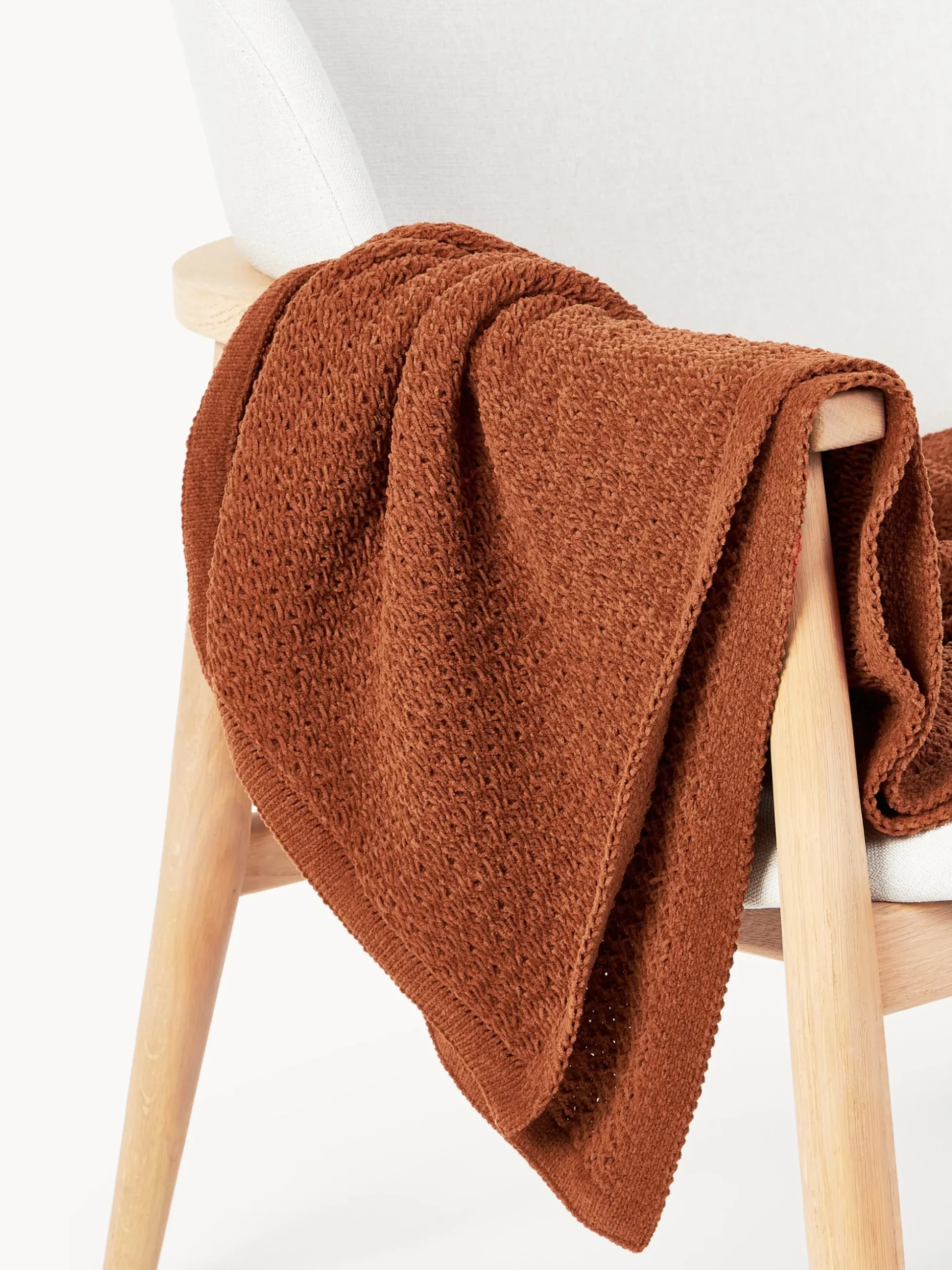 Coperta morbida lavorata a maglia in ciniglia Everly