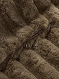 Copricuscino in ecopelliccia Lovey