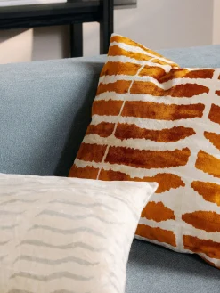 Copricuscino in viscosa con motivo jacquard Helene