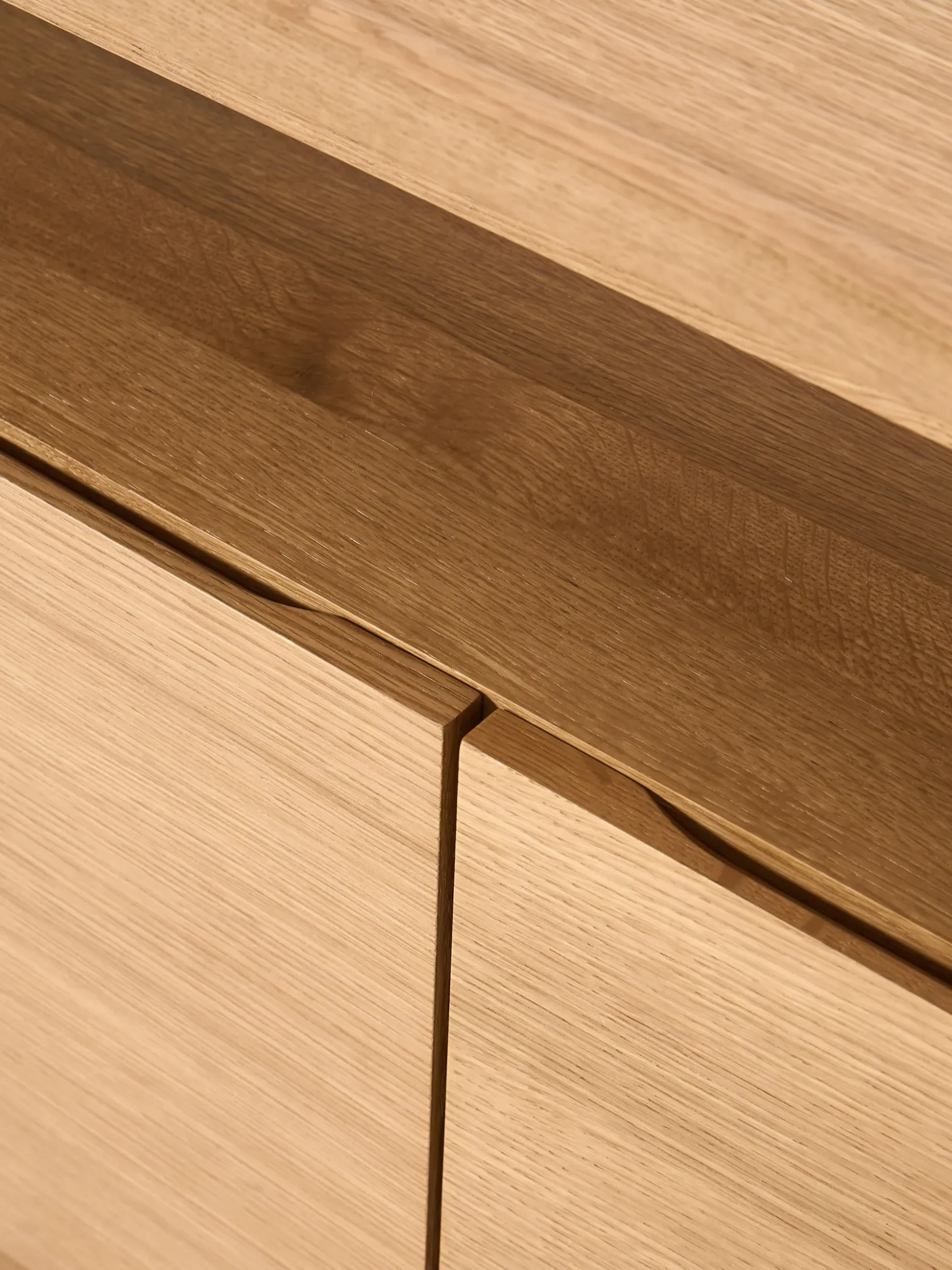 Credenza alta in legno Libby