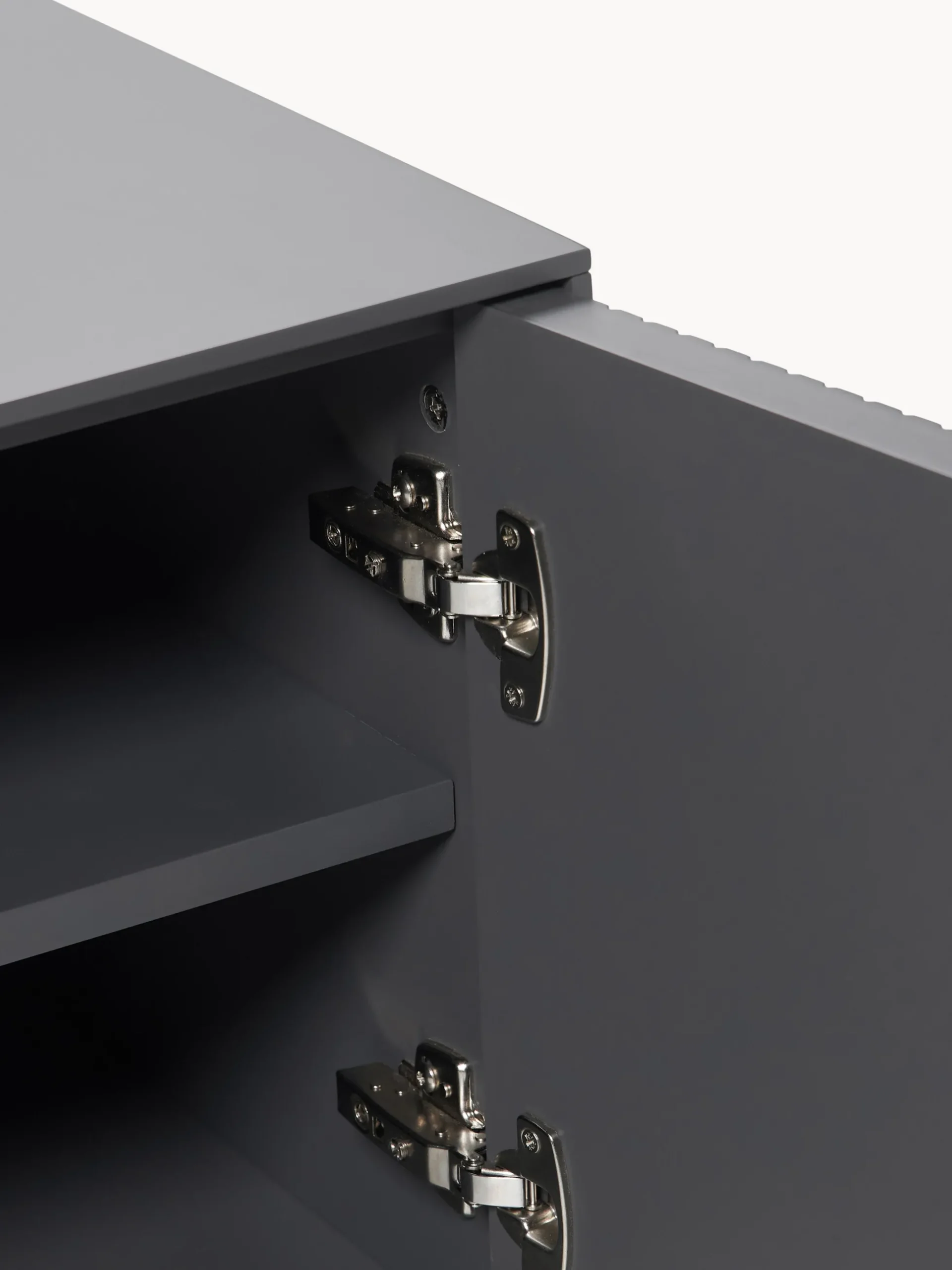 Credenza bassa con fronte millerighe Shea