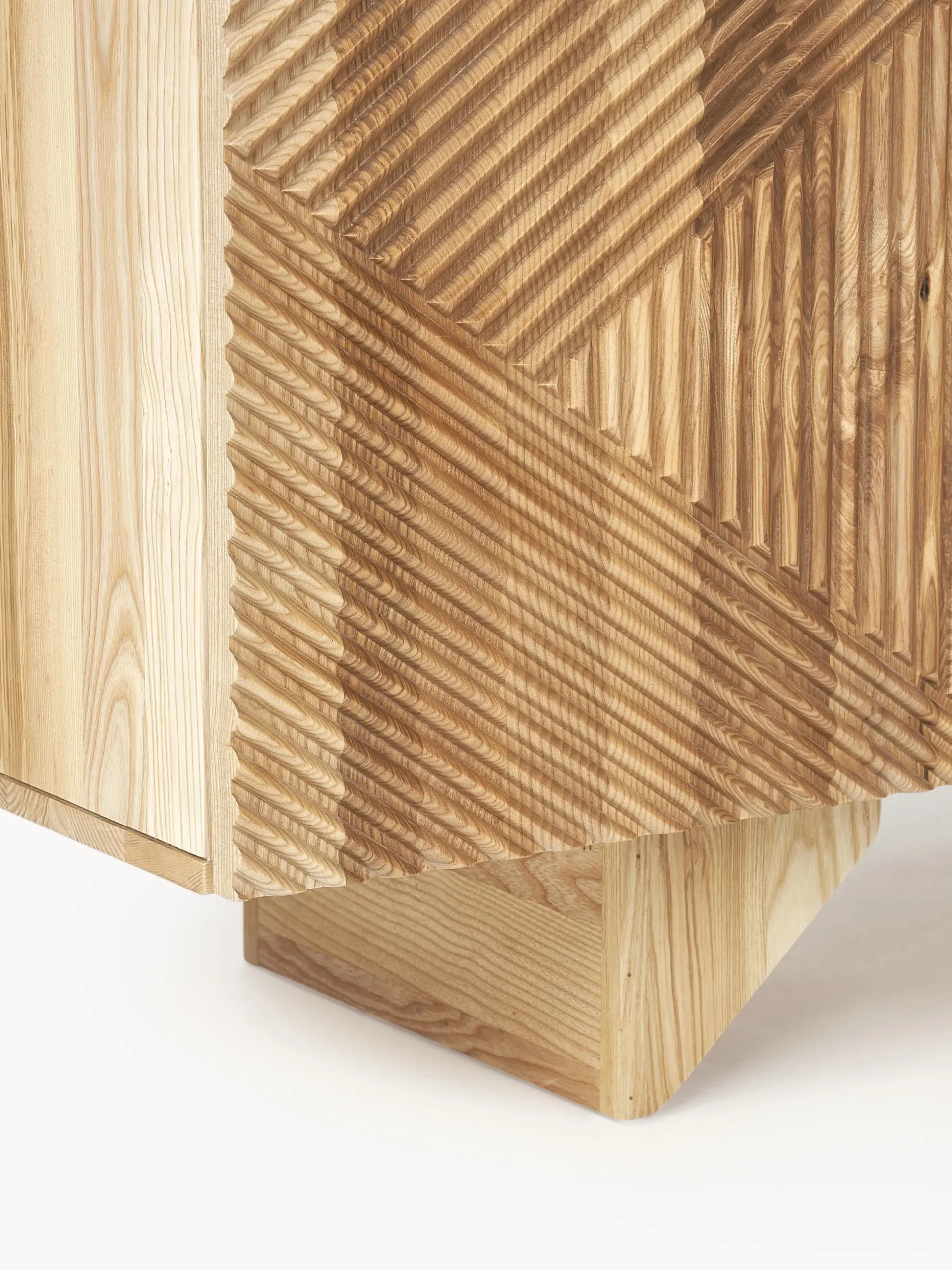 Credenza bassa in legno di frassino Louis