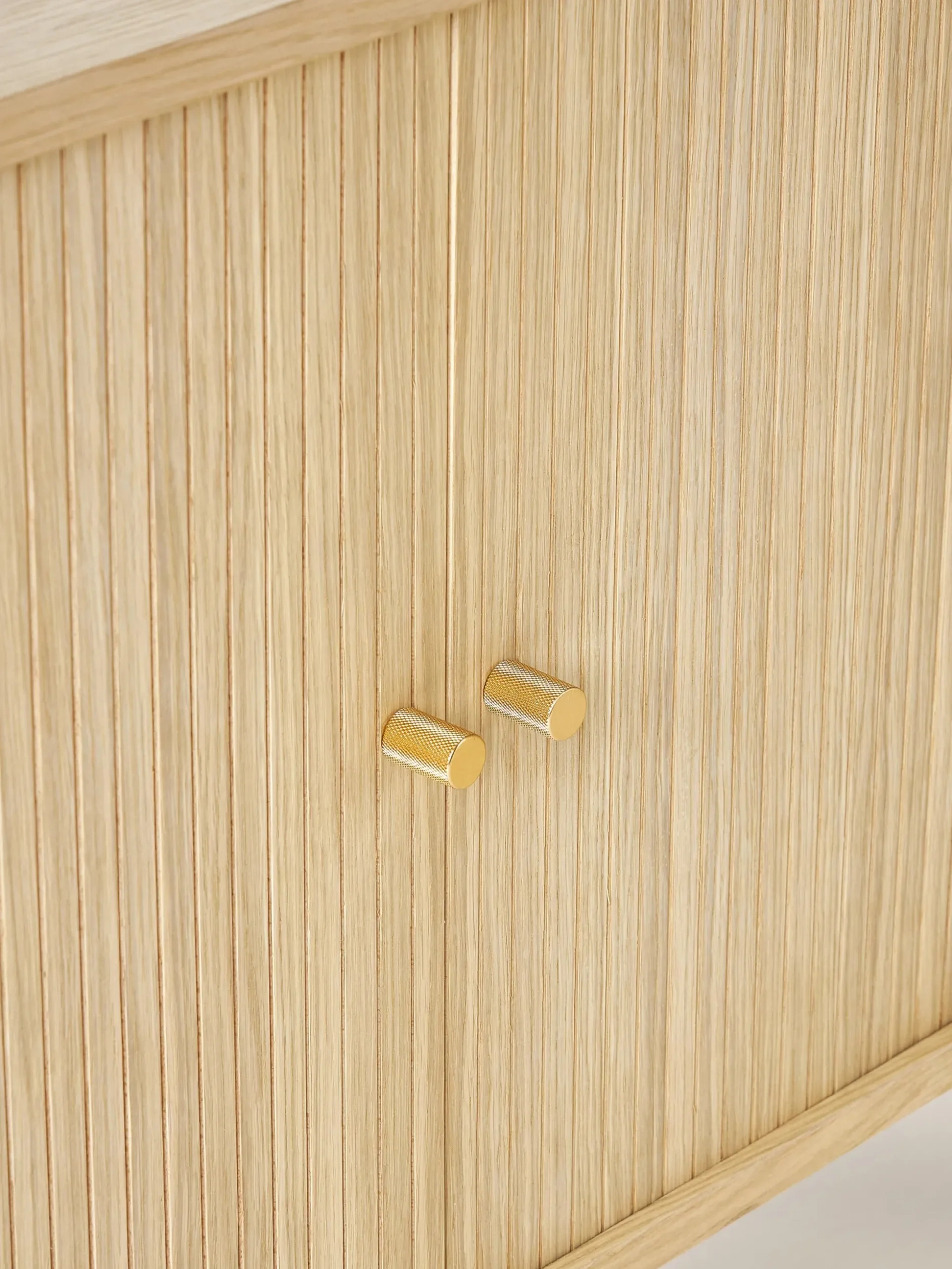 Credenza con frontale millerighe Calary