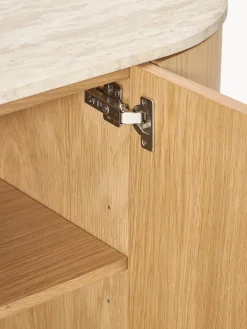 Credenza in legno con angoli arrotondati e piano in travertino Zumi