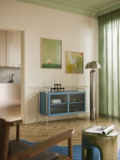 Credenza in metallo con frontale in vetro Robyn