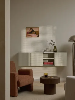 Credenza bassa con fronte millerighe Shea