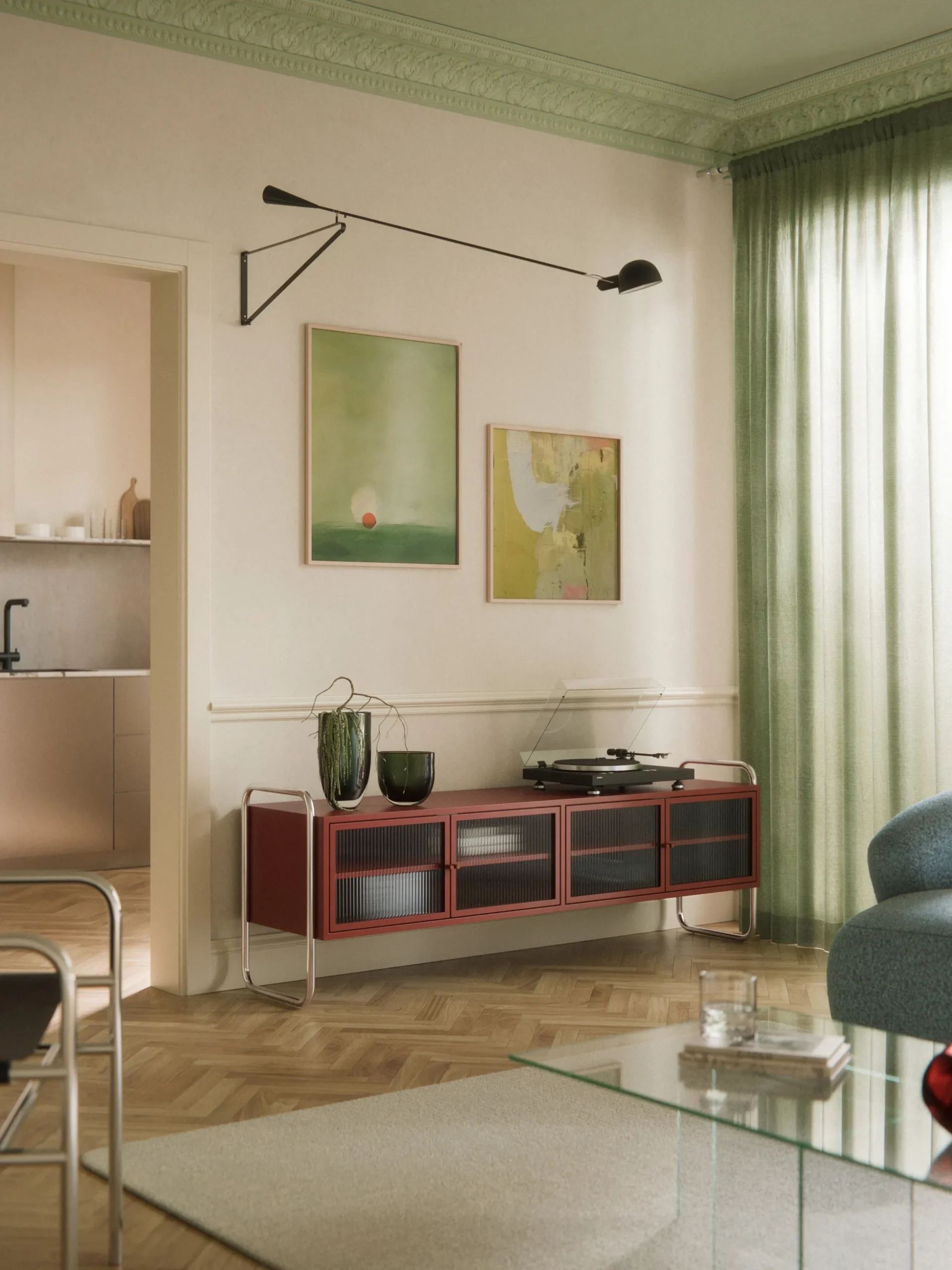 Credenza bassa in metallo con frontale in vetro Robyn