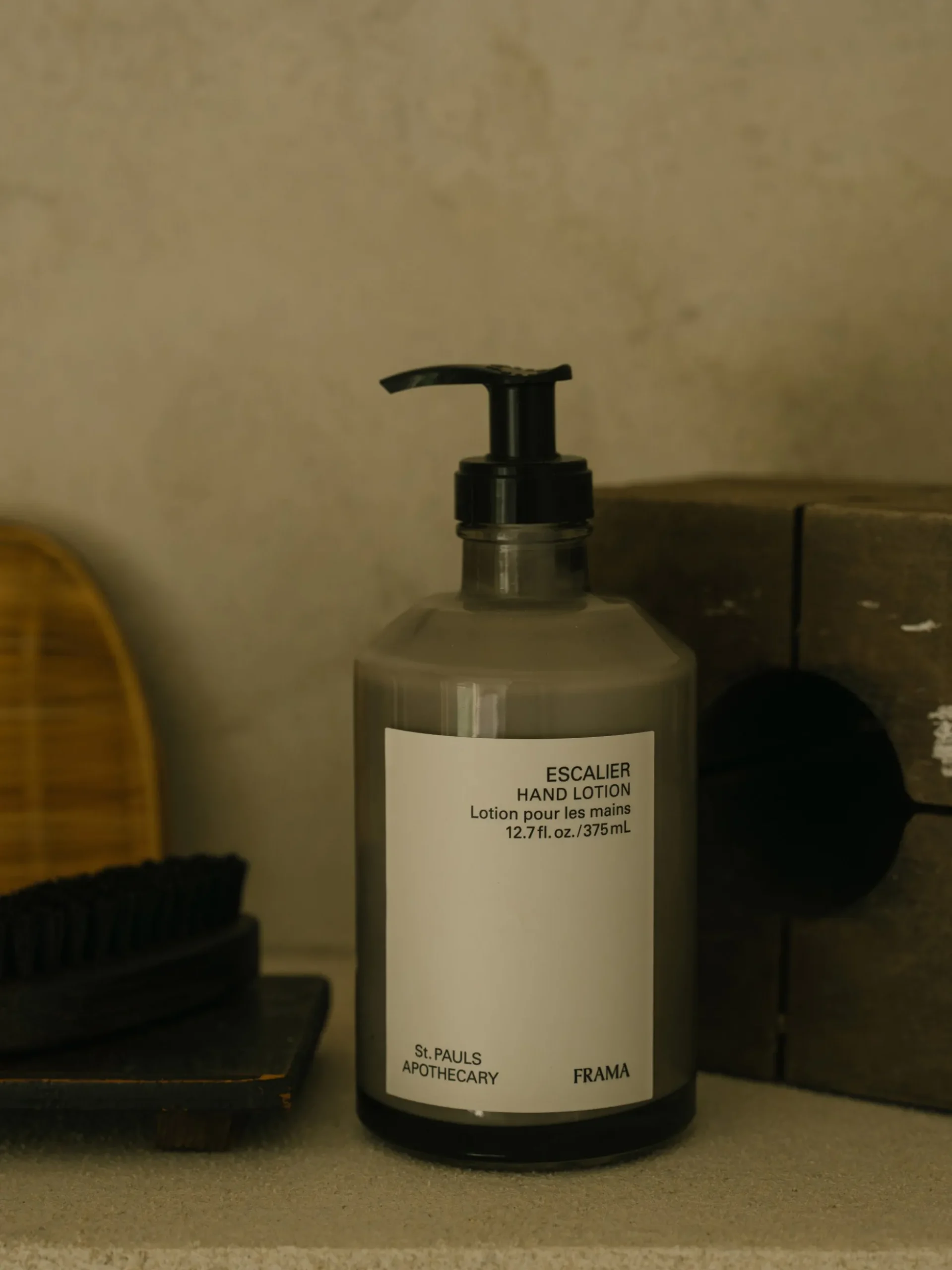 Crema per le mani Escalier (semi di carota, cardamomo, vetiver e arancia rossa)