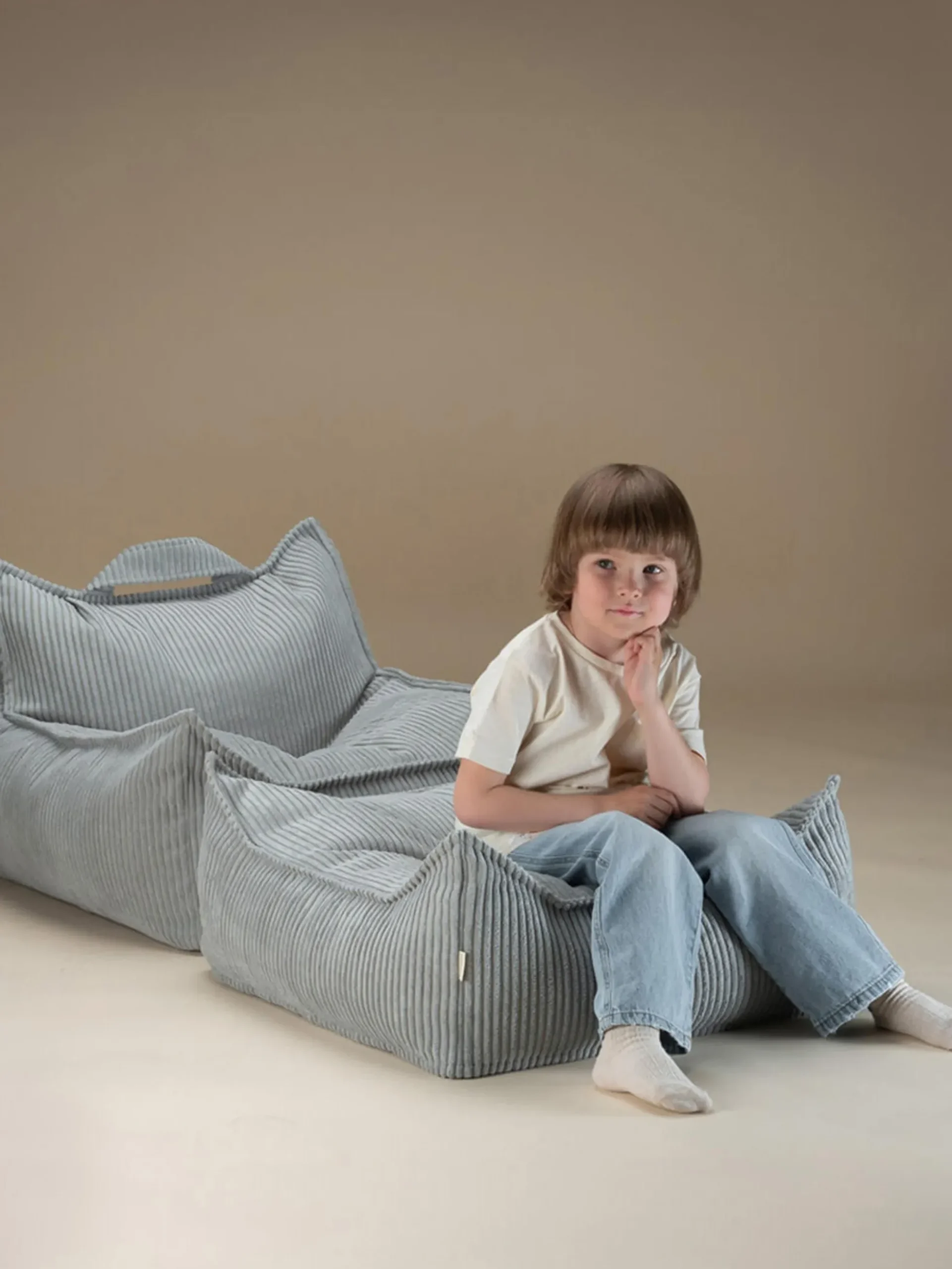 Cuscino da pavimento per bambini in velluto a coste Sugar