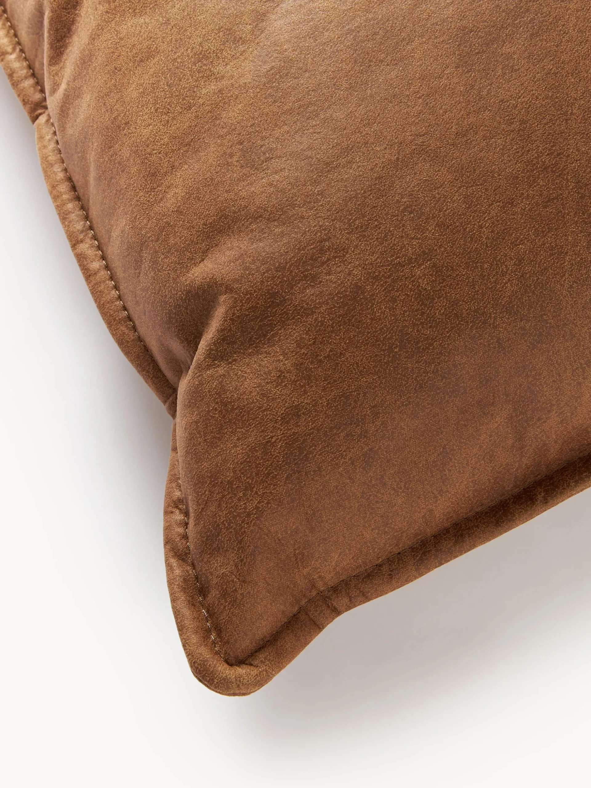 Cuscino decorativo grande in pelle Lennon, 60 x 60 cm