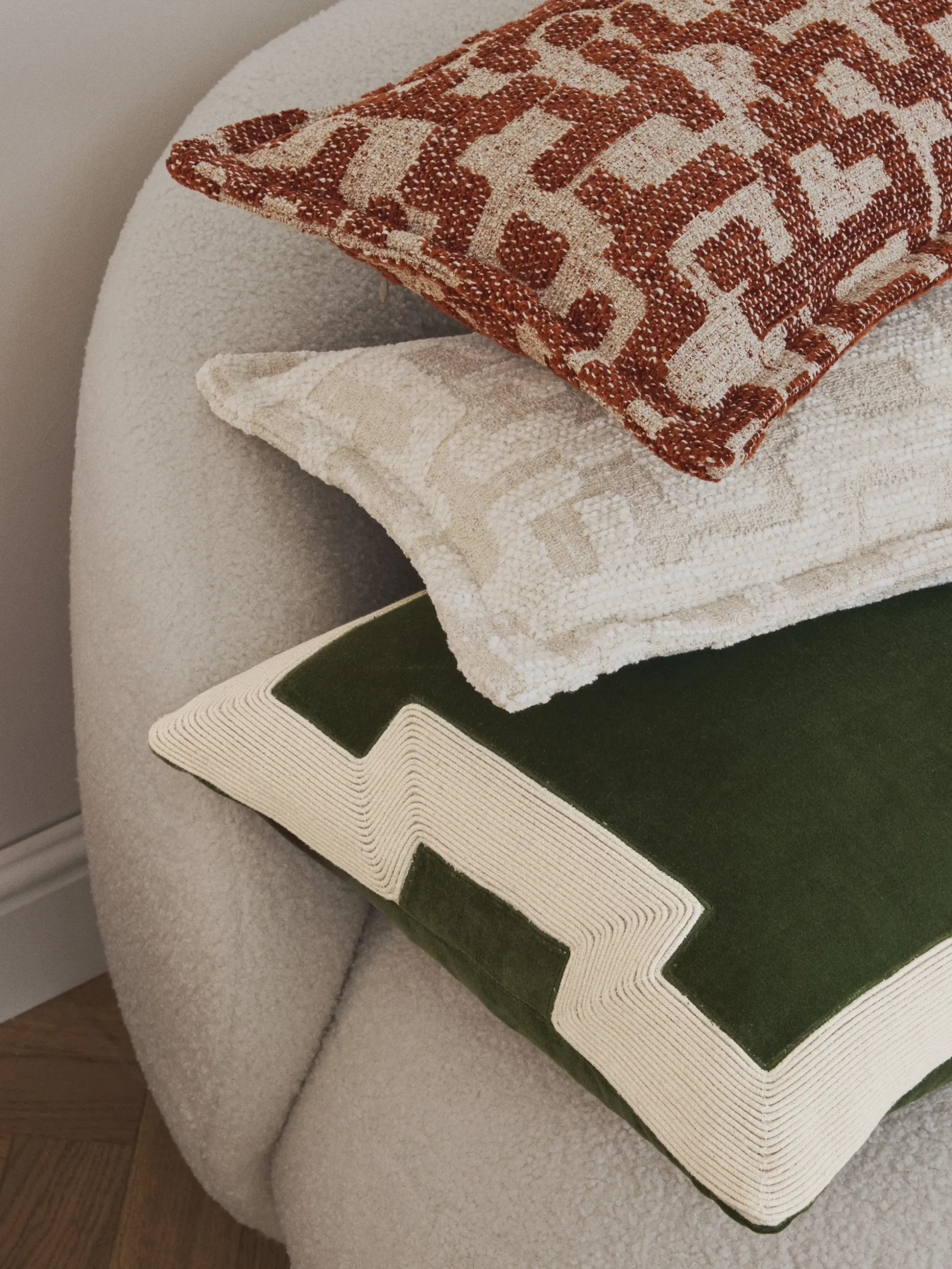 Cuscino in viscosa con motivo jacquard Contia