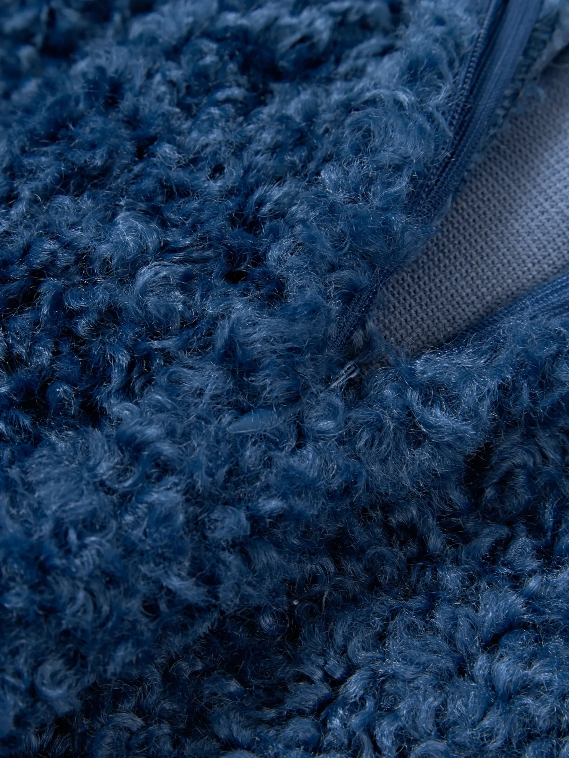 Cuscino decorativo XL in teddy Dotty