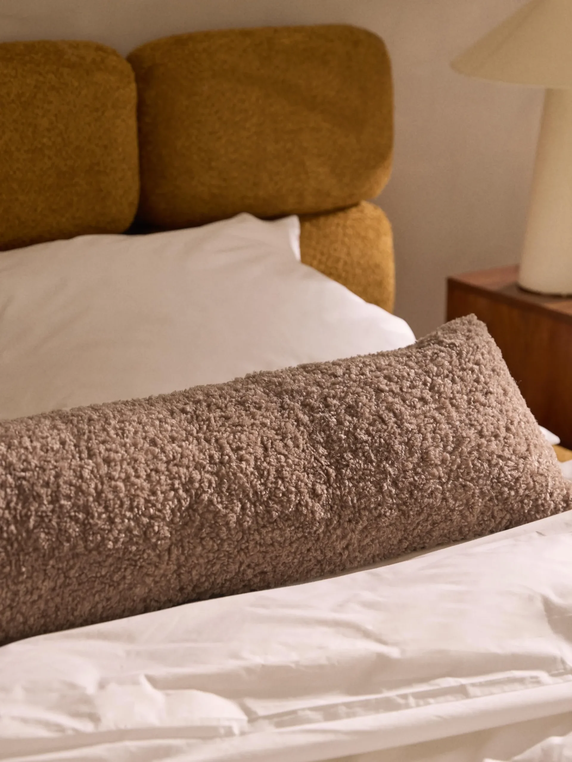 Cuscino decorativo XL in teddy Dotty