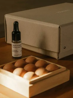 Diffusore per ambienti Deep Forest (rosa arancio, rosa bianca, legno di cedro e patchouli)