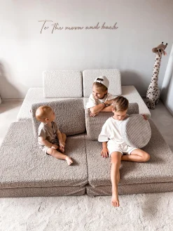 Divano da gioco componibile fatto a mano per bambini in teddy Mila