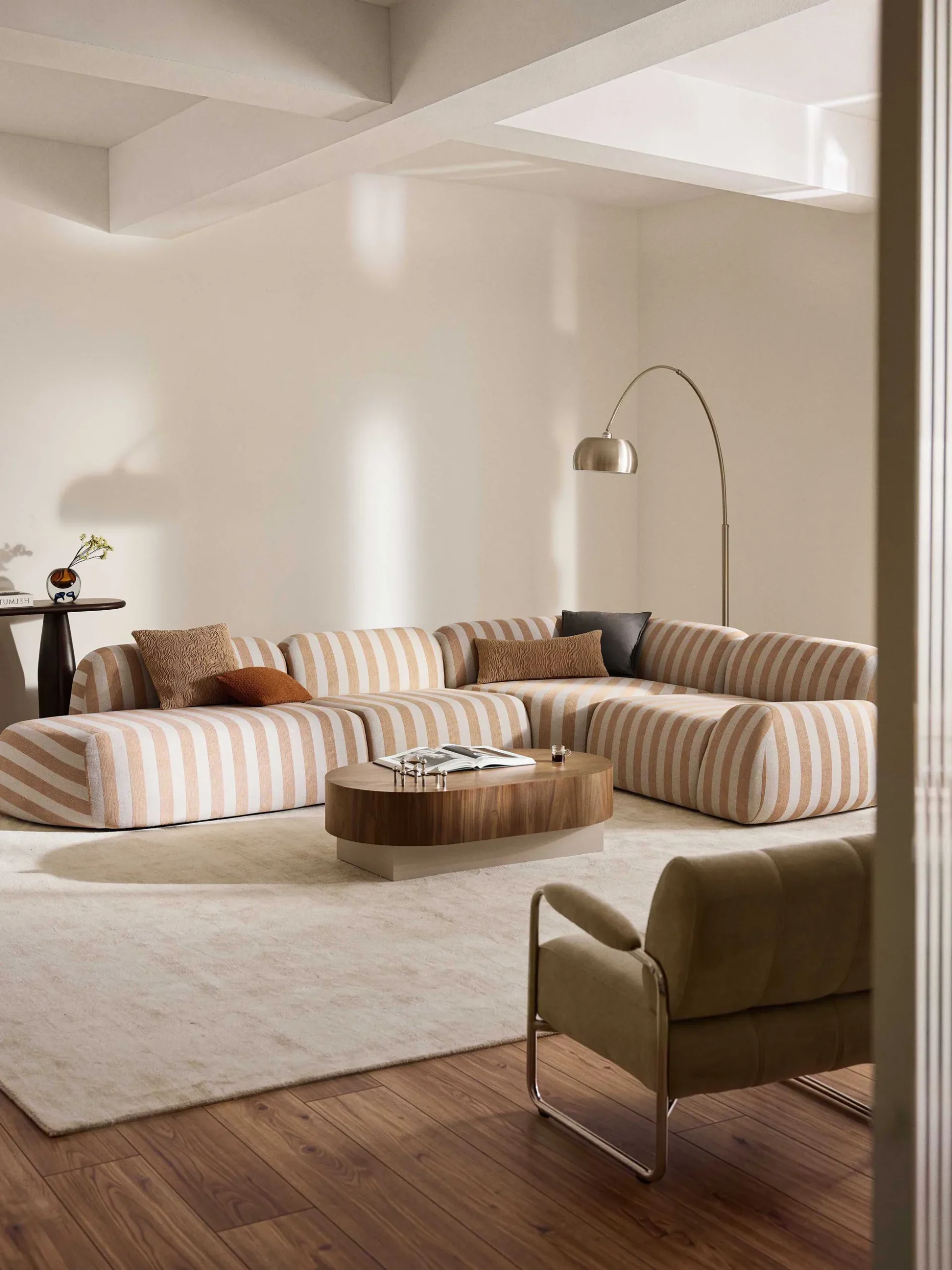 Divano angolare componibile XL a righe con chaise longue Wolke
