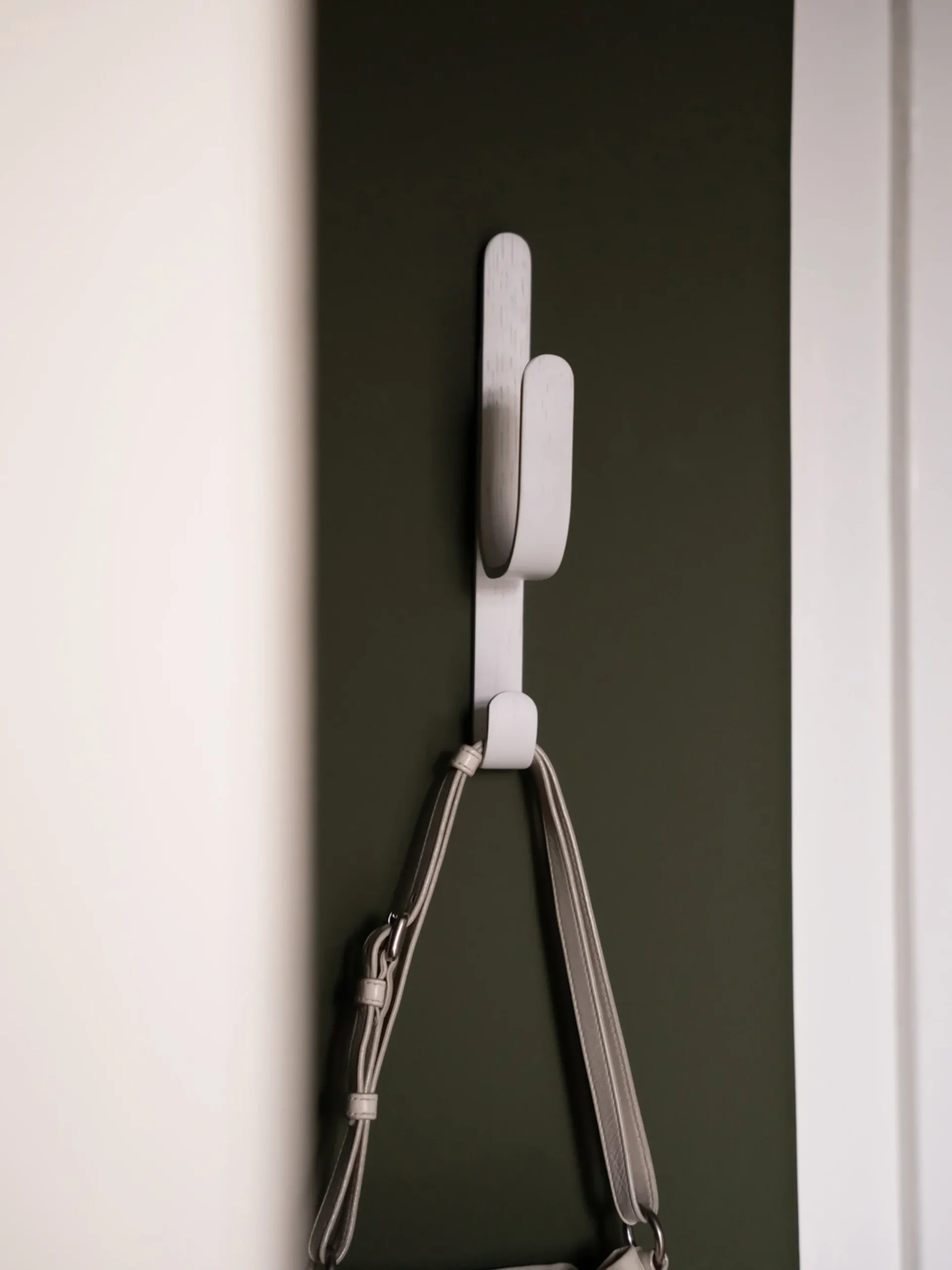 Gancio appendiabiti in legno di quercia fatto a mano Woody Hook