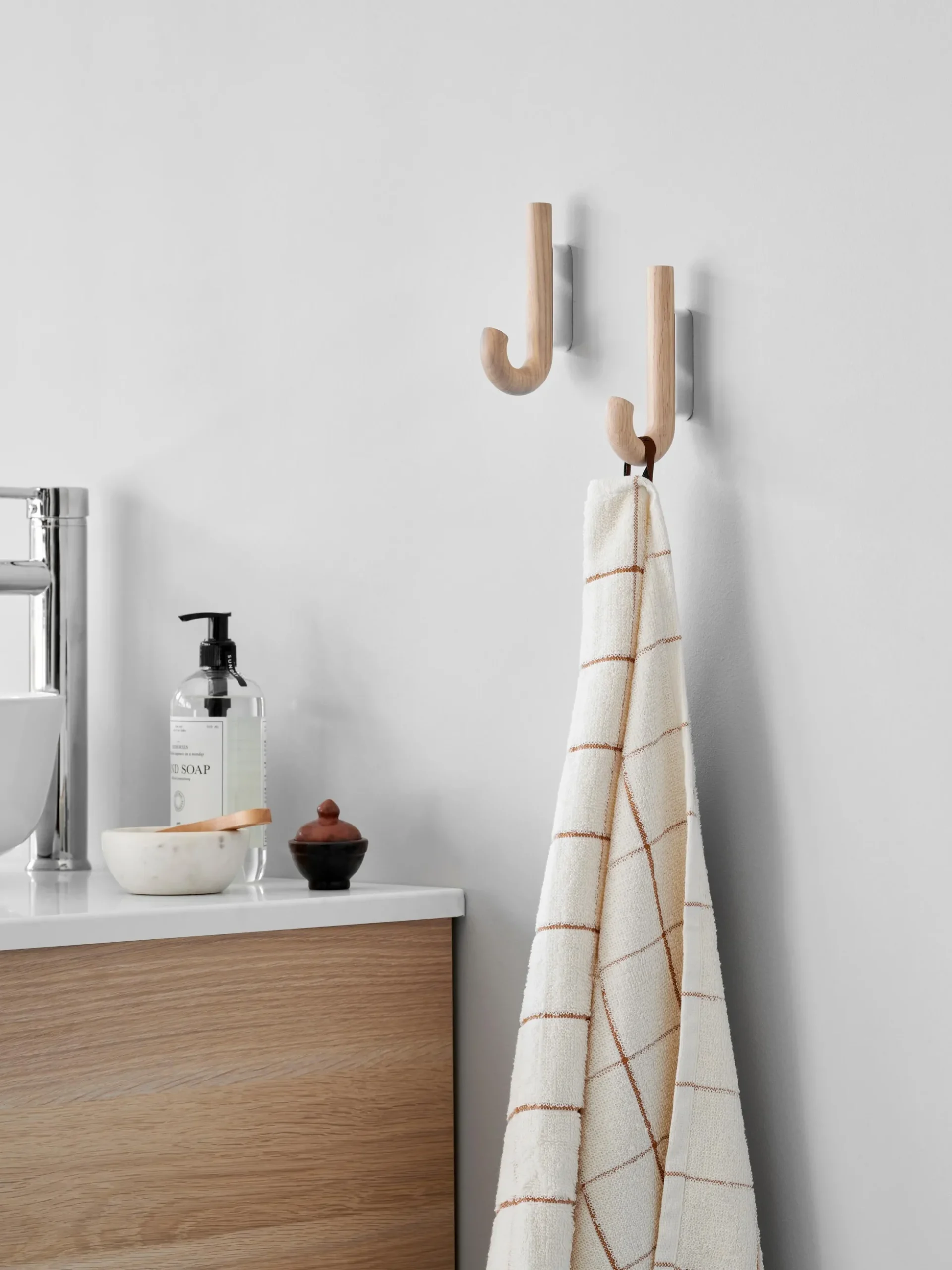 Gancio da parete in legno di quercia Umbrella, in diverse dimensioni