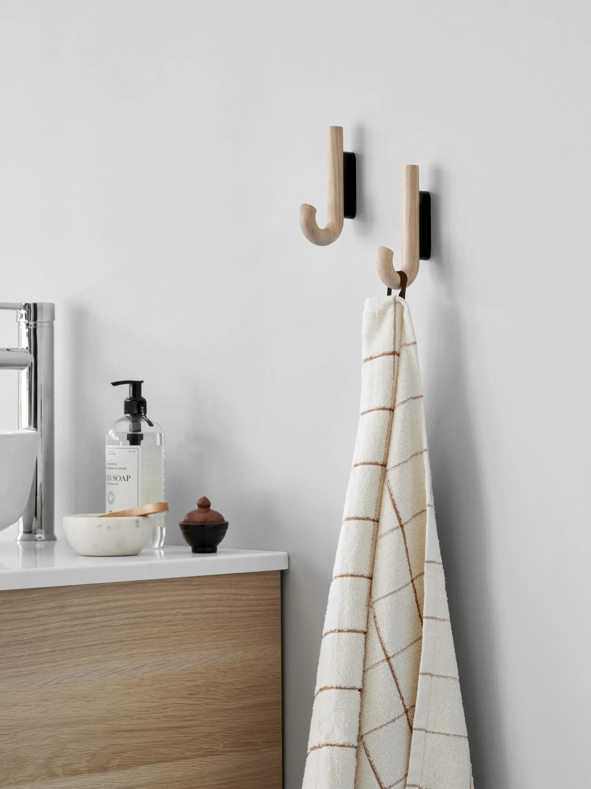 Gancio da parete in legno di quercia Umbrella, in diverse dimensioni