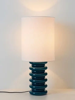Grande lampada da tavolo con base in legno Nicolas
