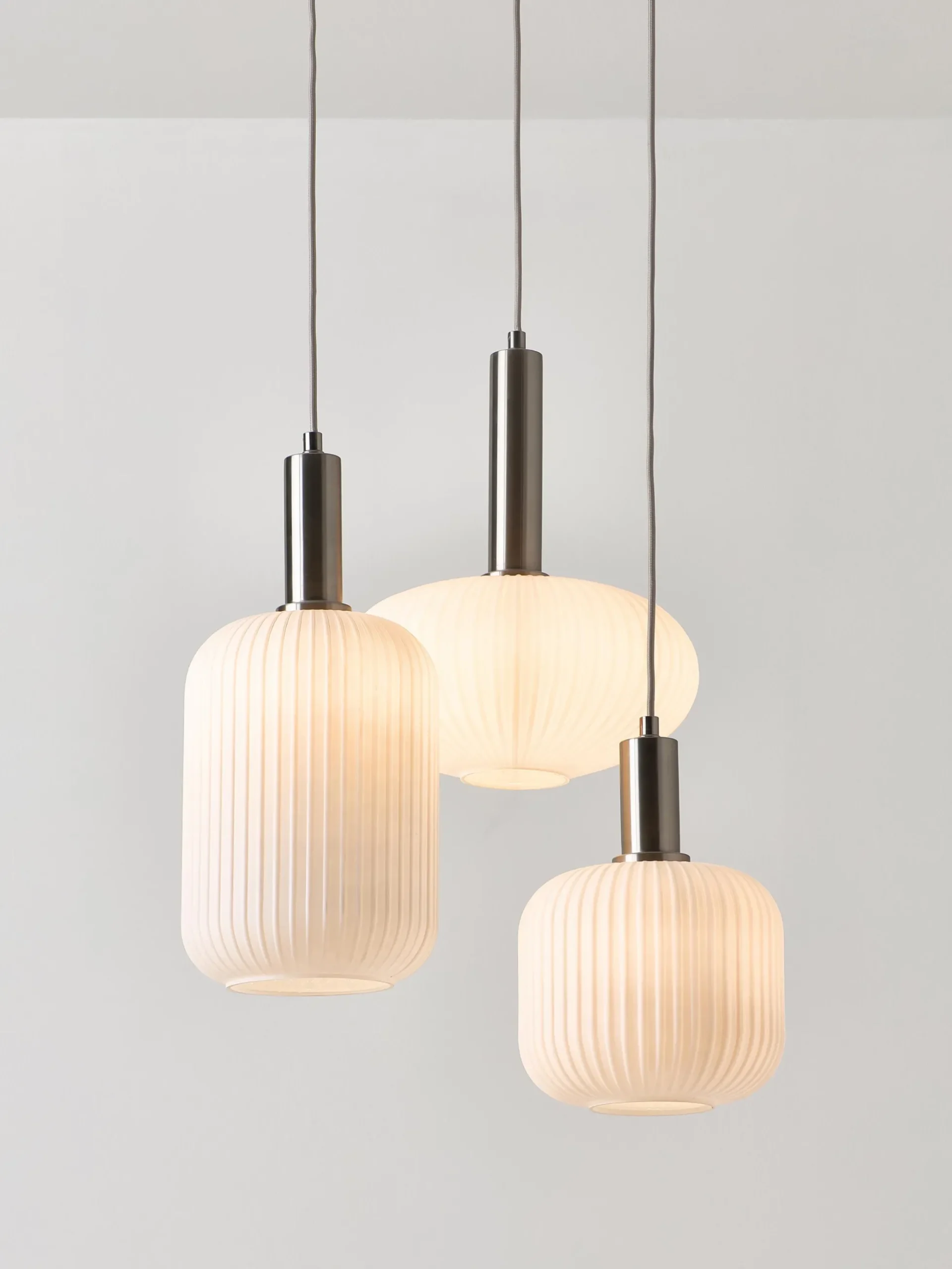 Lampada a sospensione cluster in vetro opale Candela