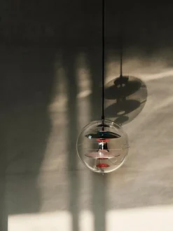 Lampada a sospensione piccola VP Globe, Design Verner Panton