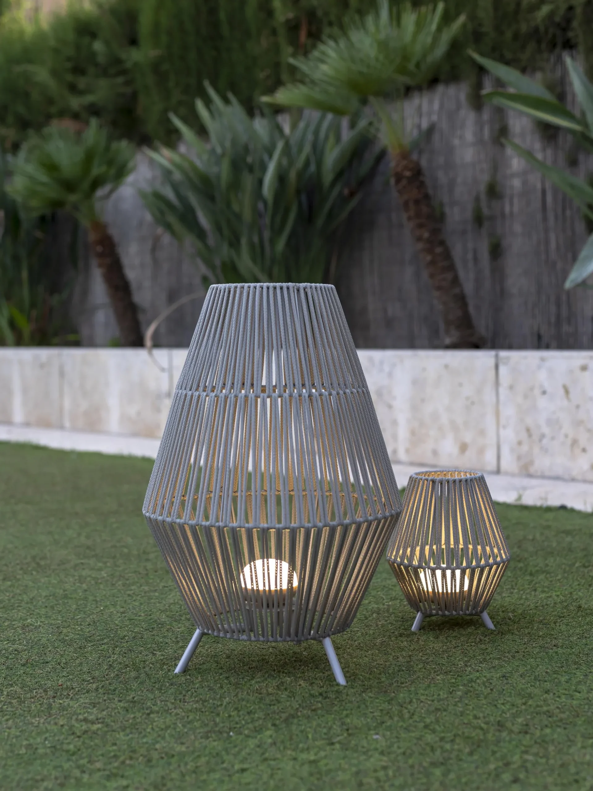 Lampada da esterno portatile a LED con luce regolabile Conta