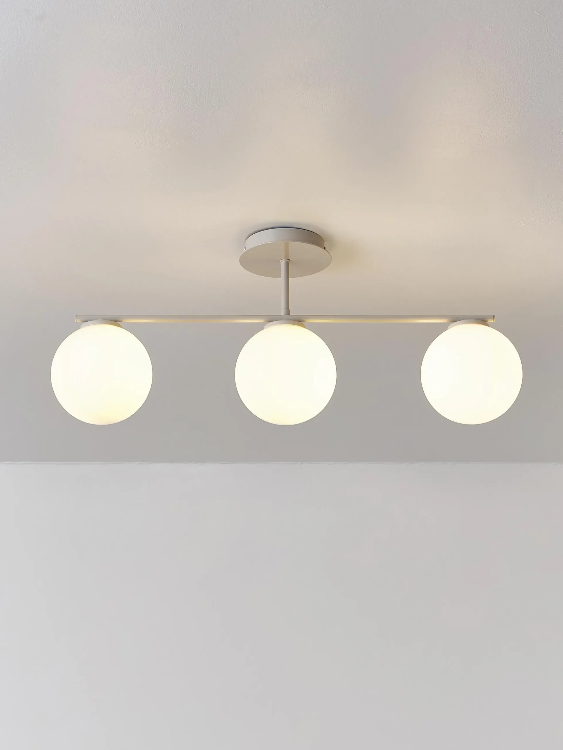 Lampada da soffitto in vetro opale Atlanta