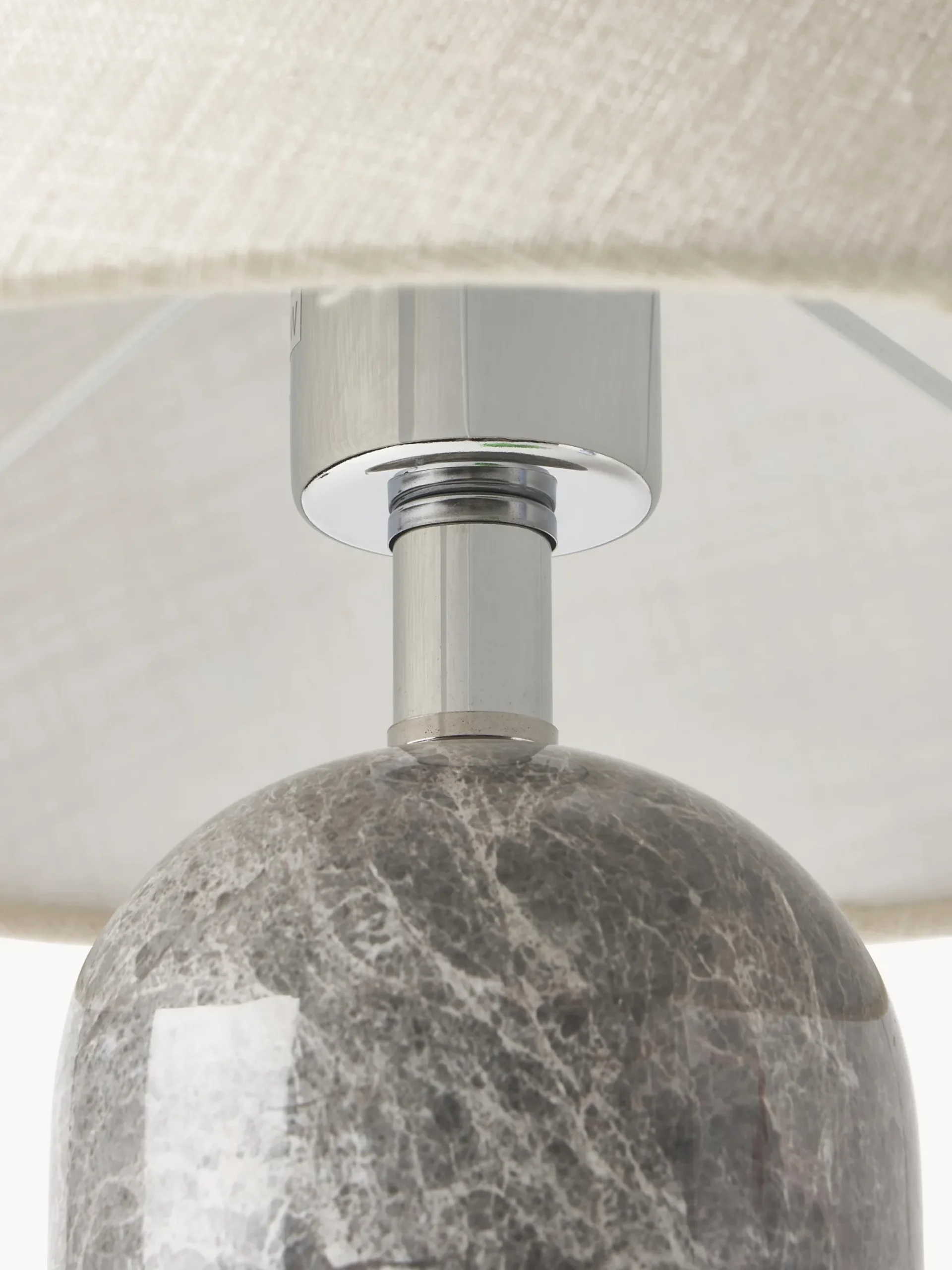 Lampada da tavolo con base in marmo Gia