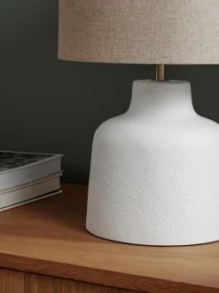 Lampada da tavolo con base in cemento Ike