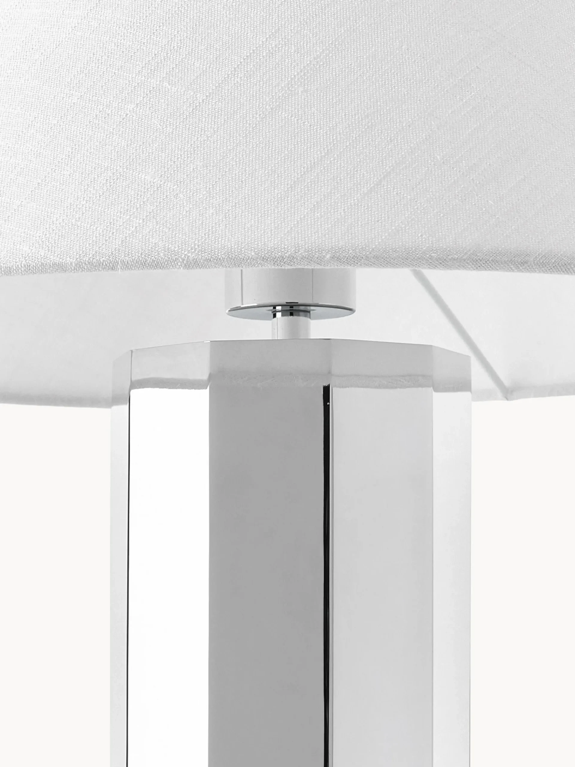 Lampada da tavolo grande con base in metallo Lima