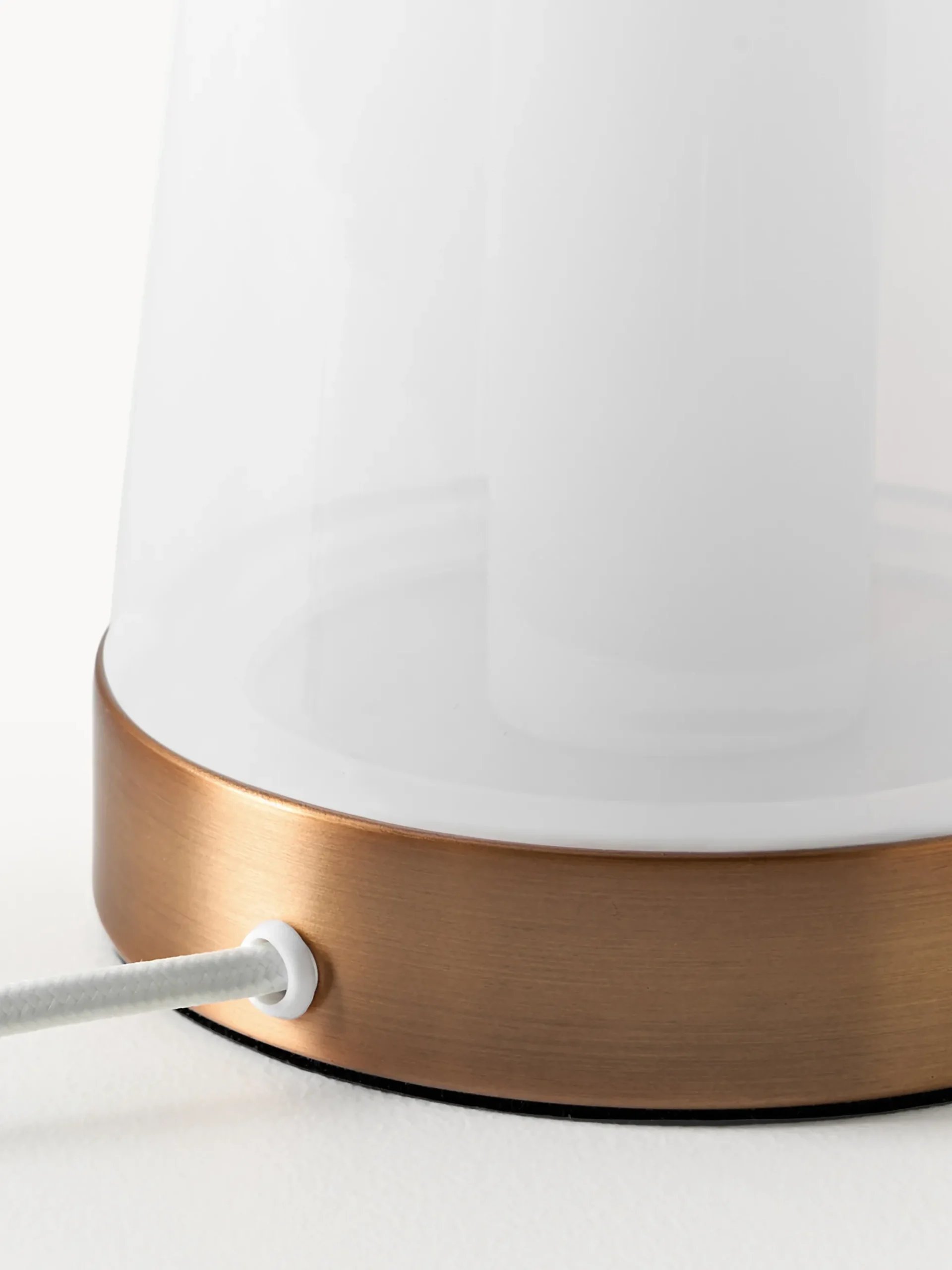 Lampada da tavolo grande a LED Kian