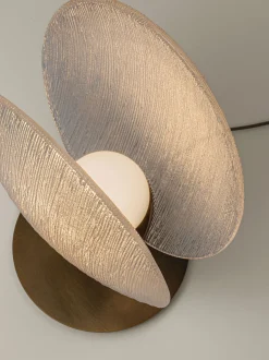 Lampada da tavolo grande a LED fatta a mano Shelina
