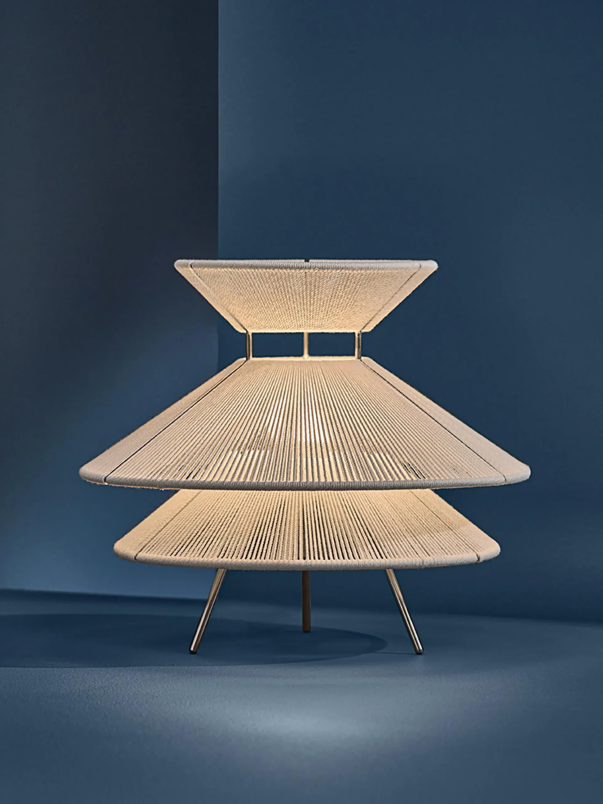 Lampada da tavolo in lino con luce regolabile Kiku