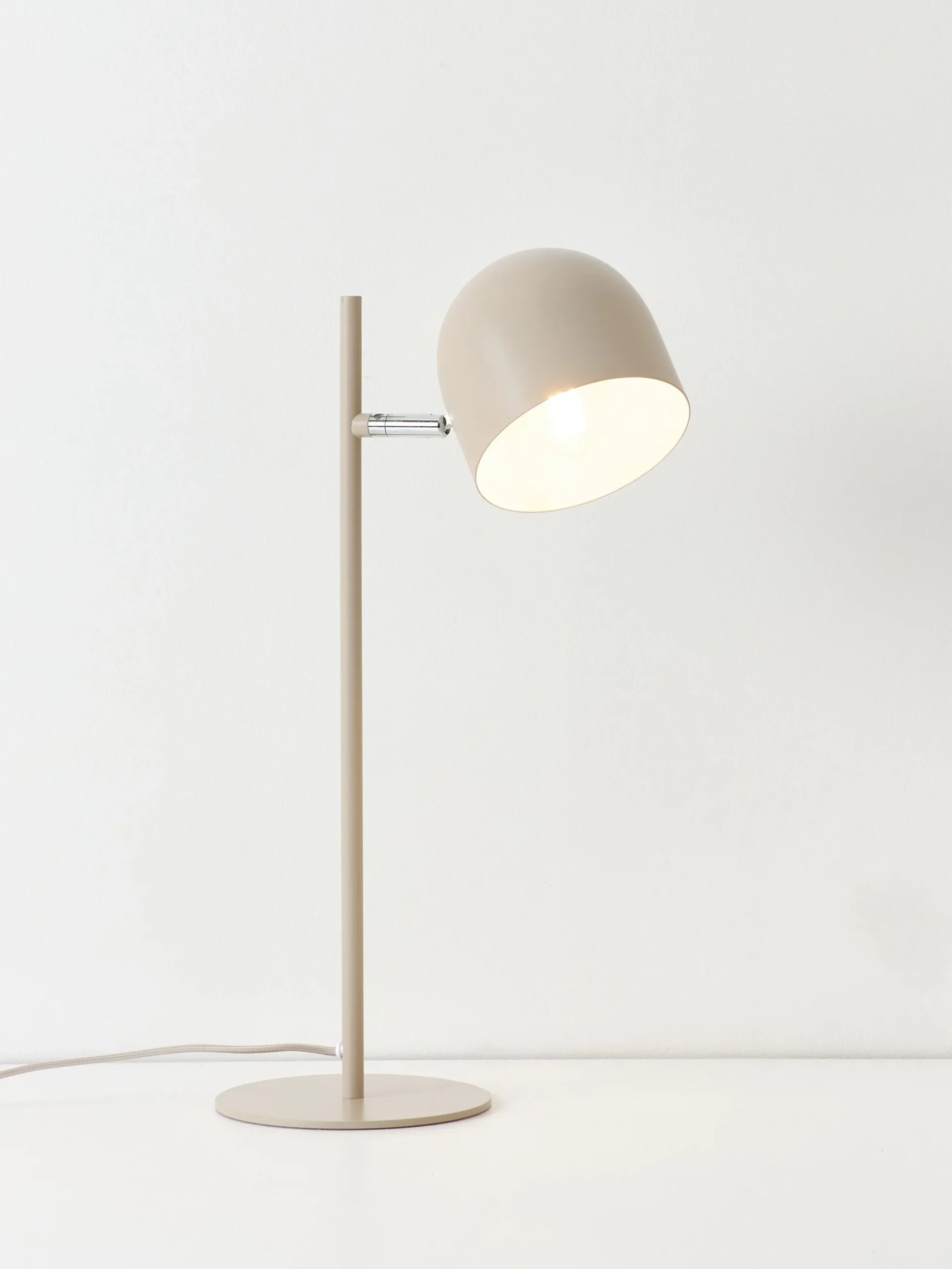 Lampada da tavolo in metallo Almo